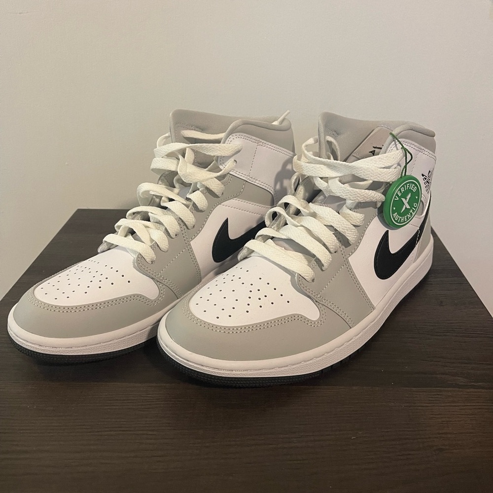 Nike Women's Air Jordan 1 Mid, Grey Fog/Black-White, US Women's 9.5, Brand New